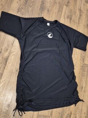 Halcurt Women's Plus Size  Rash Guard Ruched 3X, Black/Dolphin Swimsuit Coverup